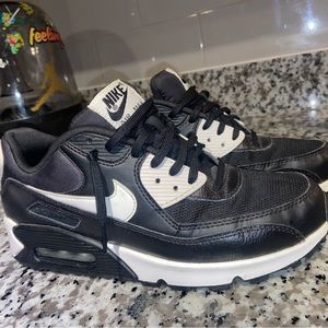 Women’s Nike Airmax 90’s black /white